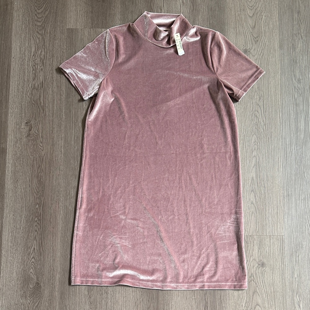 Madewell Velvet Short Sleeve Dress in Dusty Pink